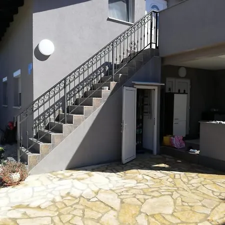 Apartmani Area Gostinjska kuća Vir